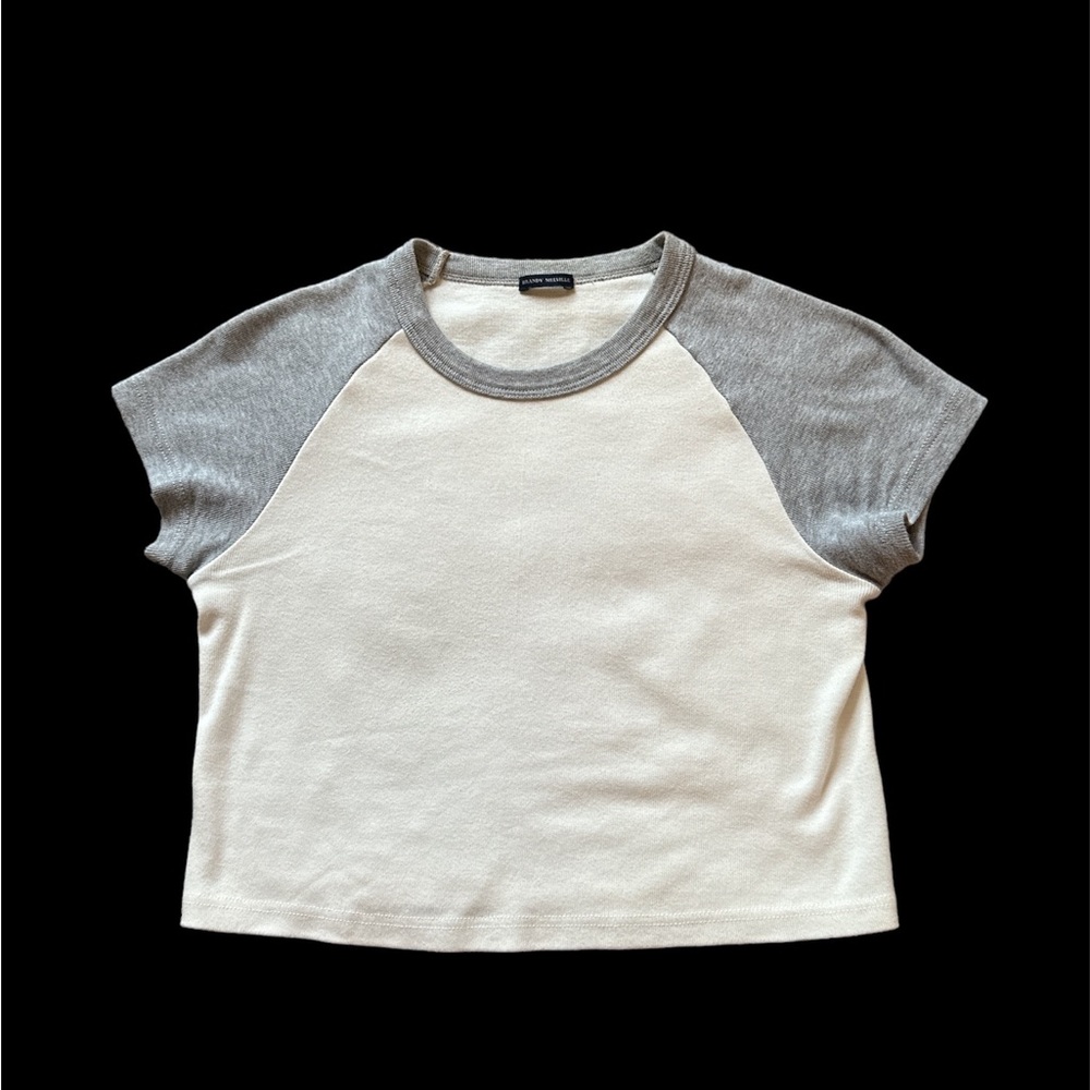 Brandy Melville: Cropped Tee